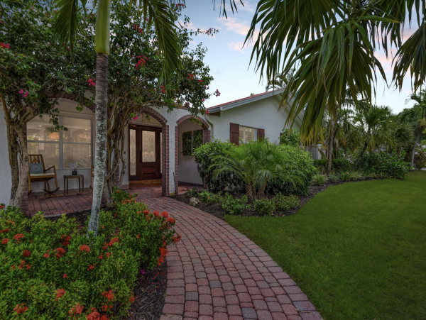 Naples Vacation Home With Private Pool Short Walk To Beach